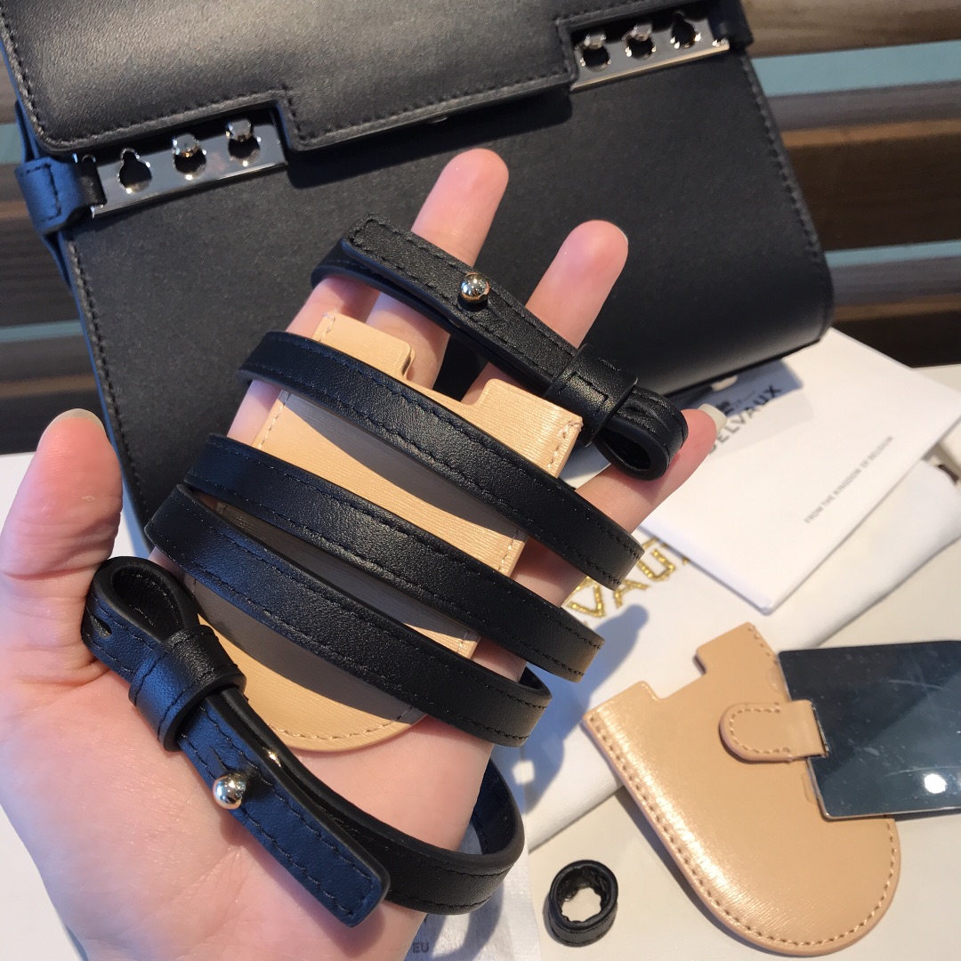 델보 톰페트 MM 샤리오뜨백